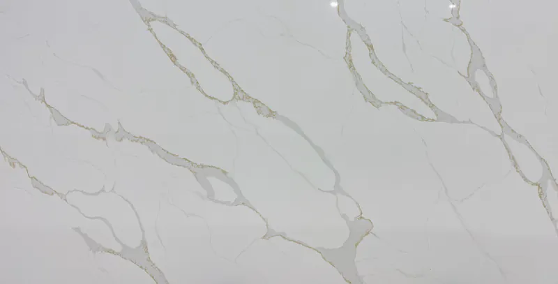 Calacatta Giovanni quartz, slab AC-08: a full slab in bright white with gold-edged gray veins