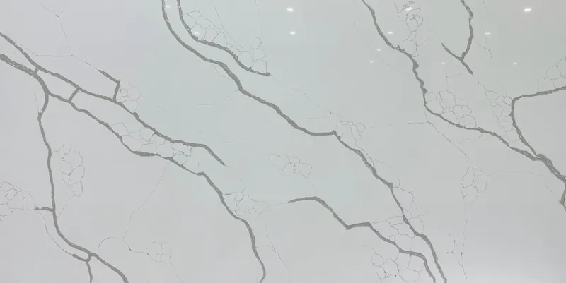 Calacatta Laziano quartz, slab AC-24: a full slab in white with bold smooth gray veins
